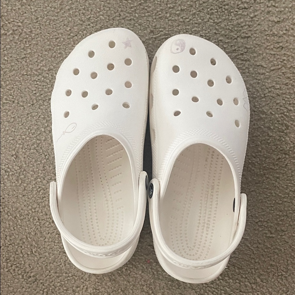 CROCS Classic White Clogs